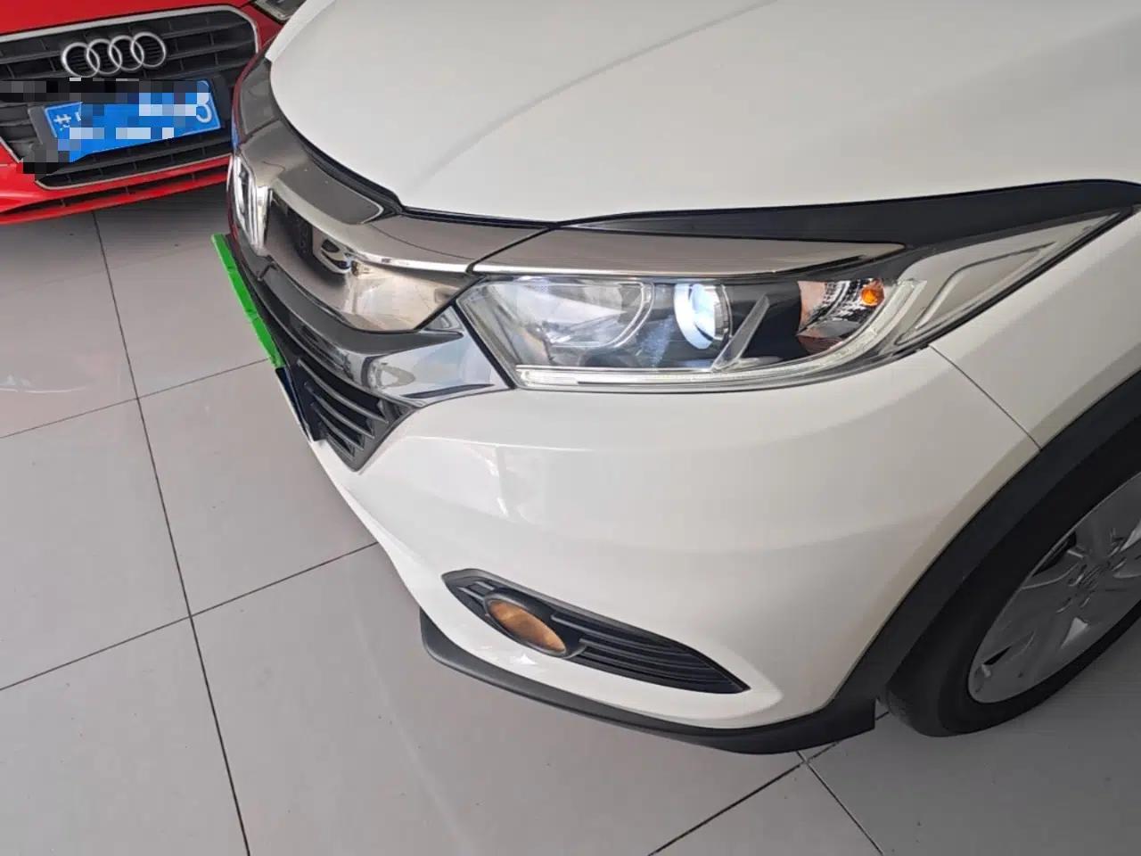 Honda Vezel 2020 1.5L CVT Elite Edition — миниатюра 8