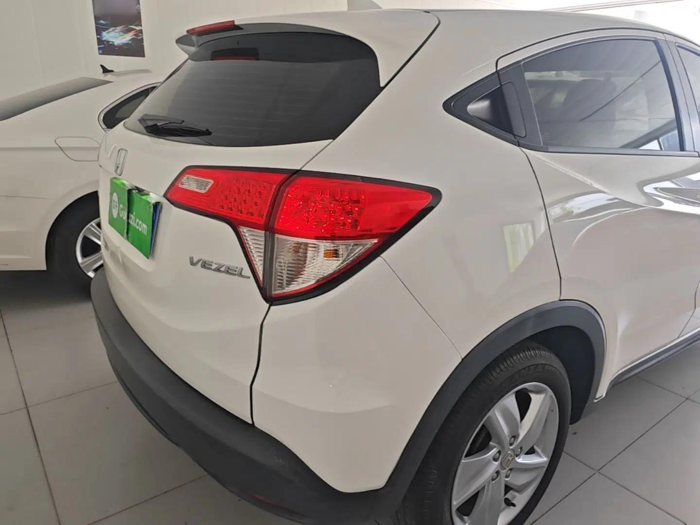 Honda Vezel 2020 1.5L CVT Elite Edition — миниатюра 9