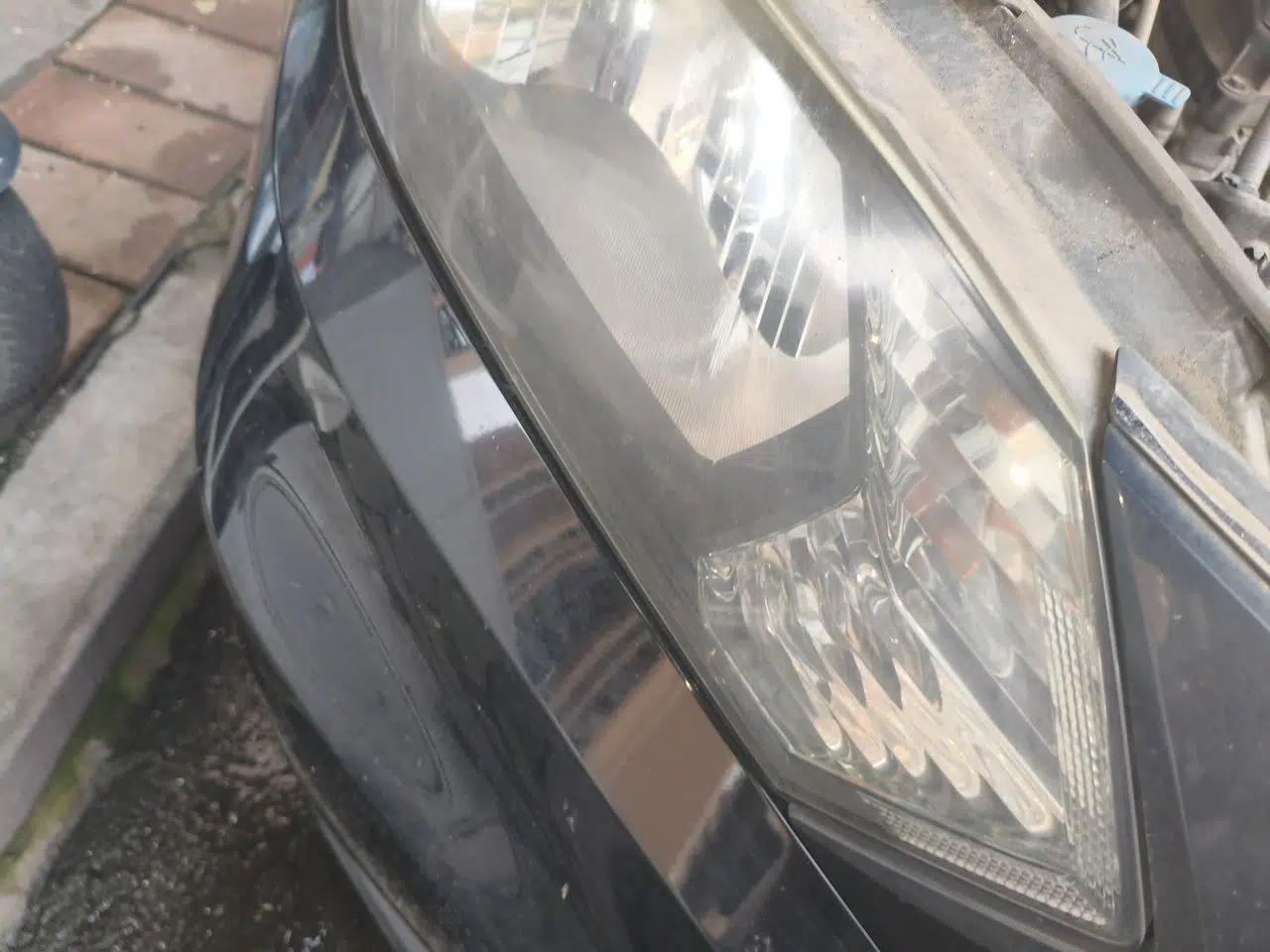 Honda Vezel 2015 1.8L Manual Two-Wheel Drive Elite Version — миниатюра 7