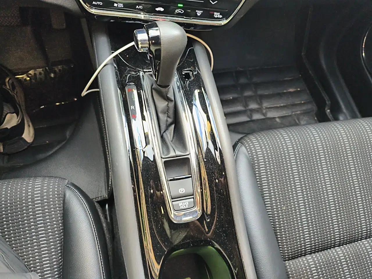 Honda Vezel 2015 1.8L CVT 2WD Luxury Model — миниатюра 14