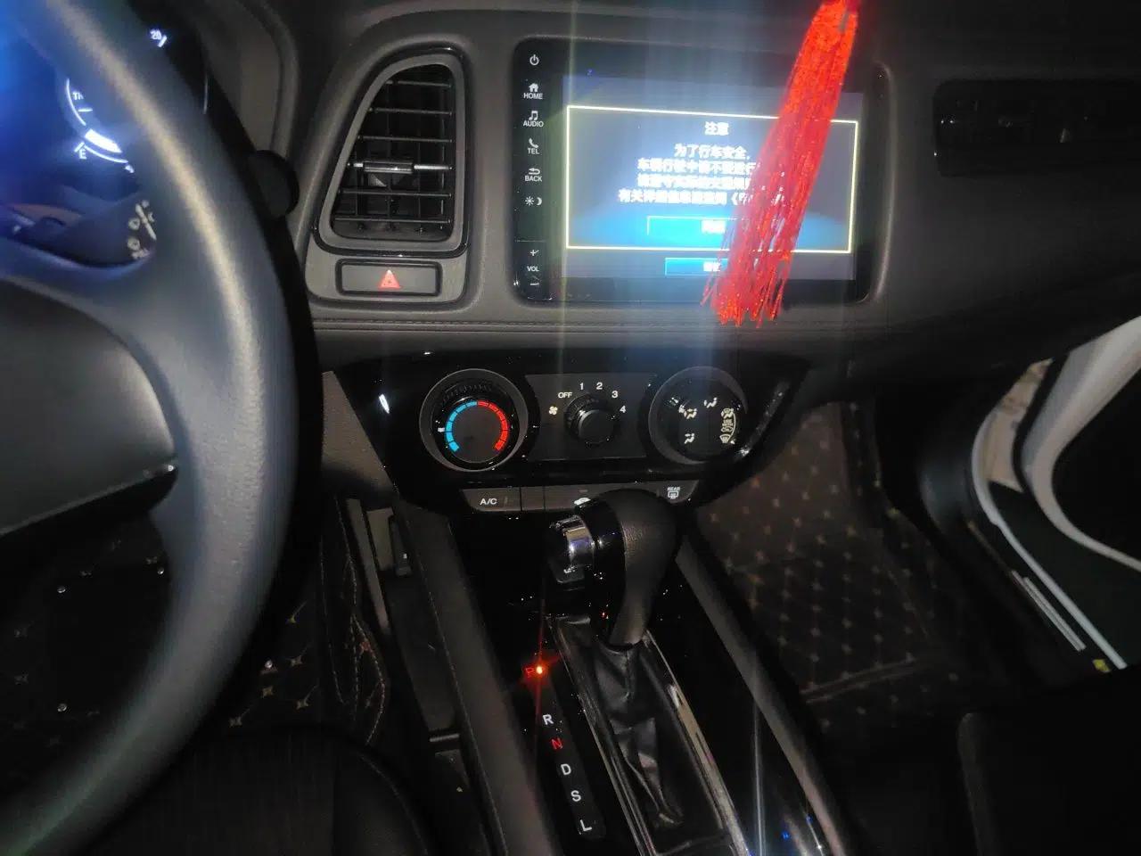 Honda Vezel 2020 1.5L CVT Pioneer Edition — миниатюра 13