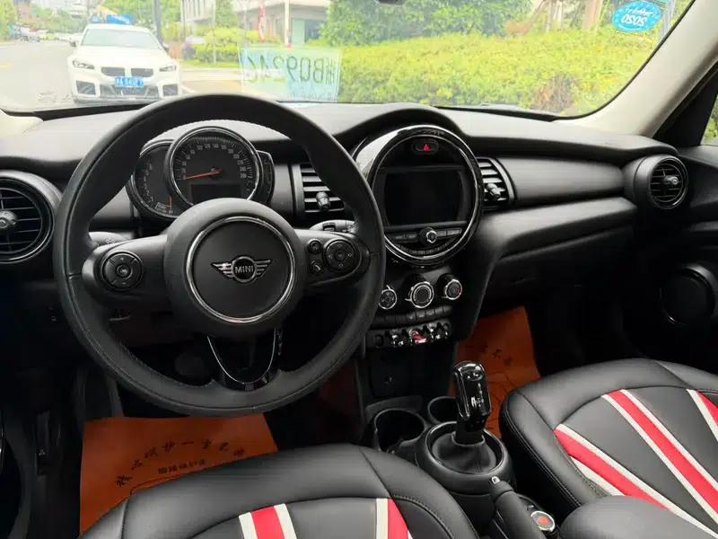2019 MINI 1.5T ONE 5-Door Edition — миниатюра 11