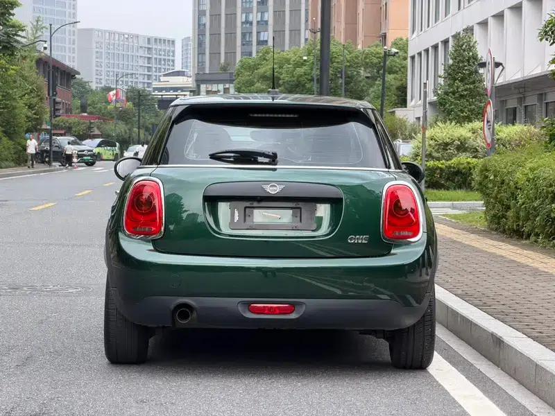 2019 MINI 1.5T ONE 5-Door Edition — миниатюра 6