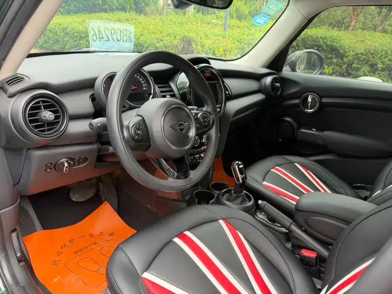 2019 MINI 1.5T ONE 5-Door Edition — миниатюра 8