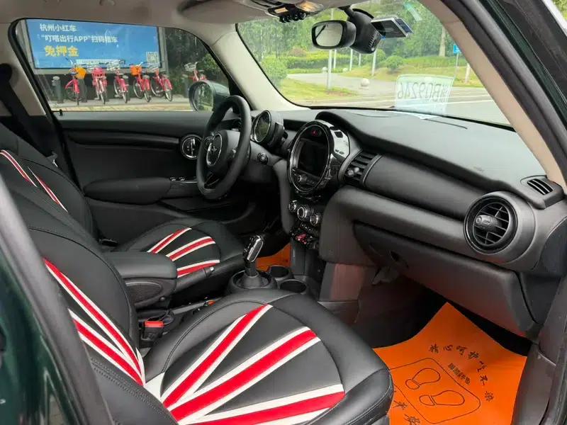 2019 MINI 1.5T ONE 5-Door Edition — миниатюра 10