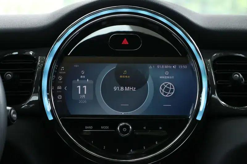 2023 MINI 1.5T ONE — миниатюра 6