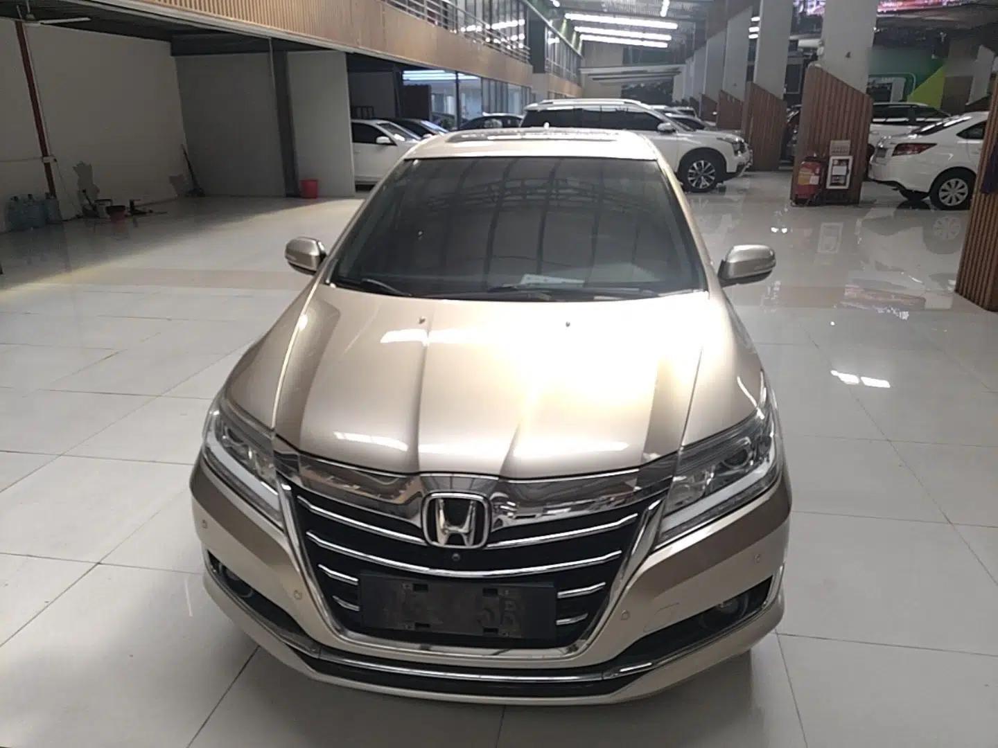 Honda Crider 2016 1.8L CVT Luxury Edition — миниатюра 2