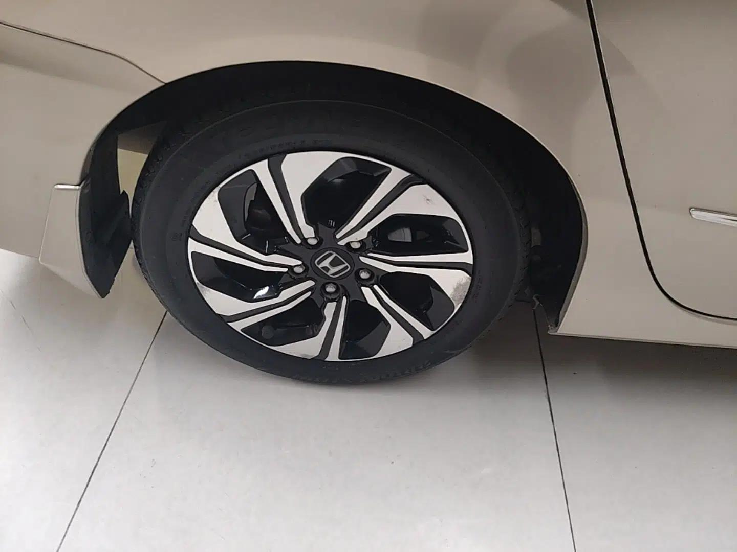 Honda Crider 2016 1.8L CVT Luxury Edition — миниатюра 11