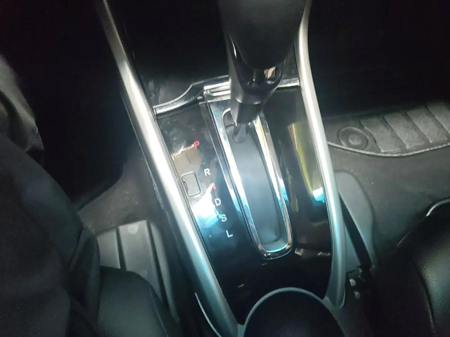 Honda Crider 2016 1.8L CVT Luxury Edition — миниатюра 16