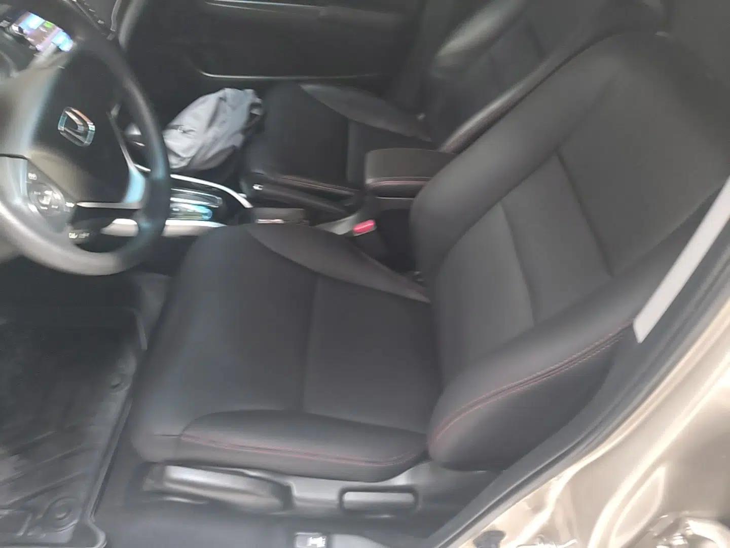 Honda Crider 2016 1.8L CVT Luxury Edition — миниатюра 17