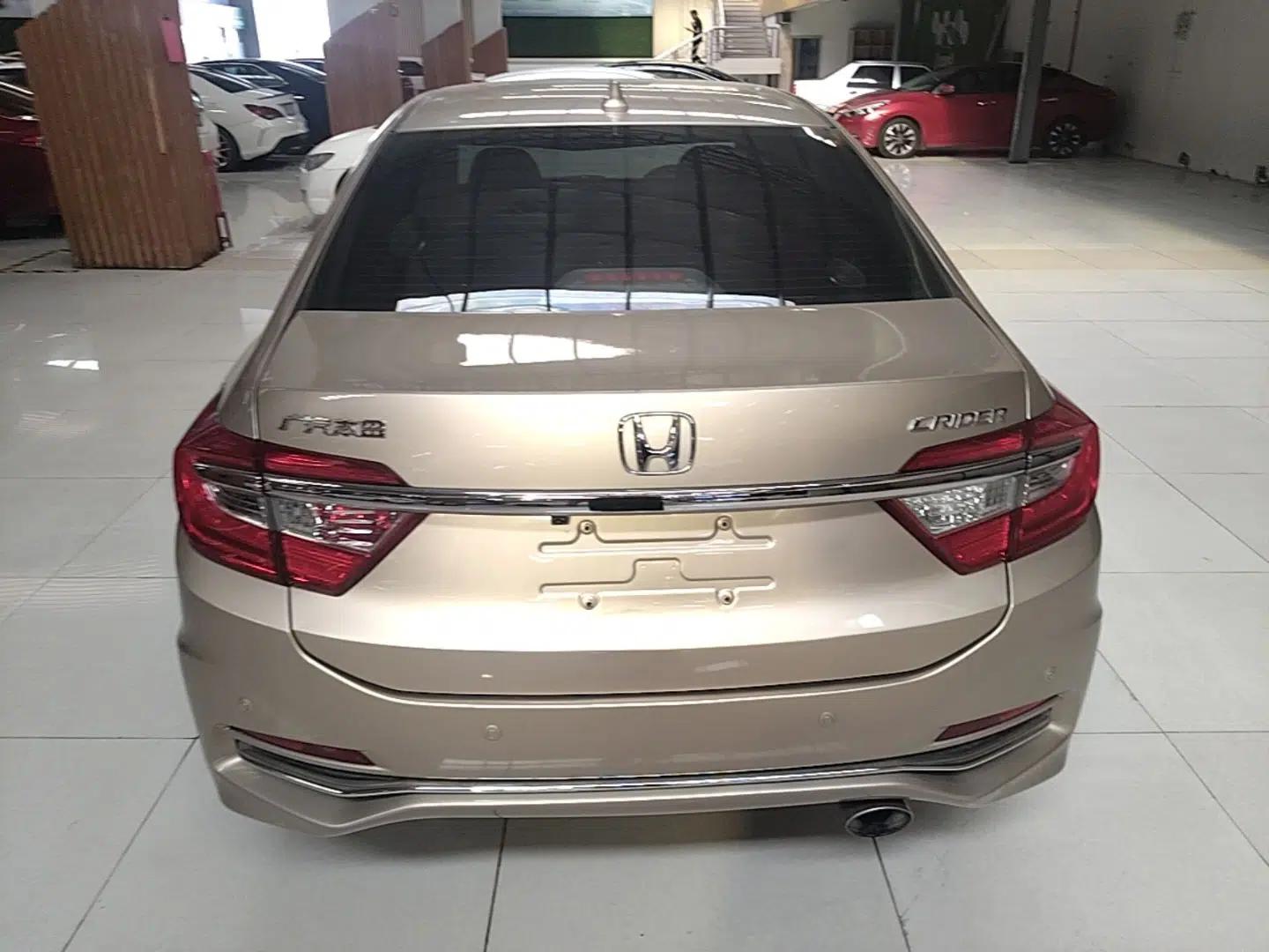 Honda Crider 2016 1.8L CVT Luxury Edition — миниатюра 5