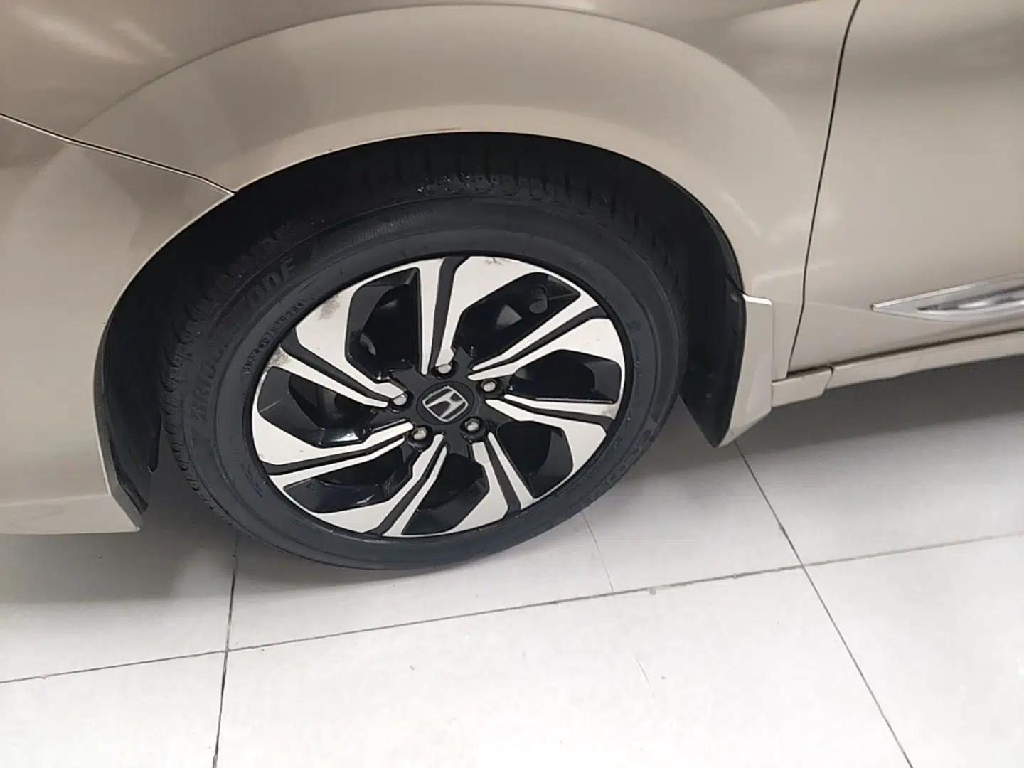 Honda Crider 2016 1.8L CVT Luxury Edition — миниатюра 10
