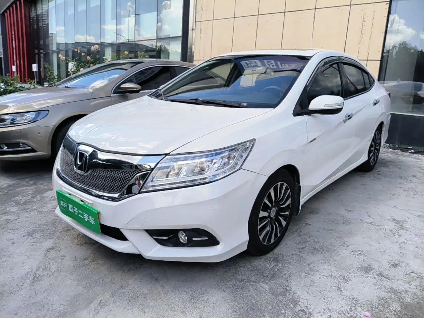 Honda Crider 2015 1.8L automatic luxury edition — миниатюра 1