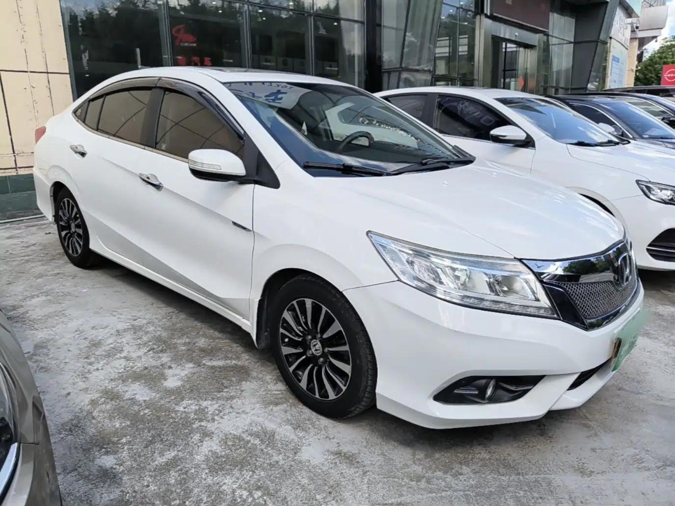 Honda Crider 2015 1.8L automatic luxury edition — миниатюра 3