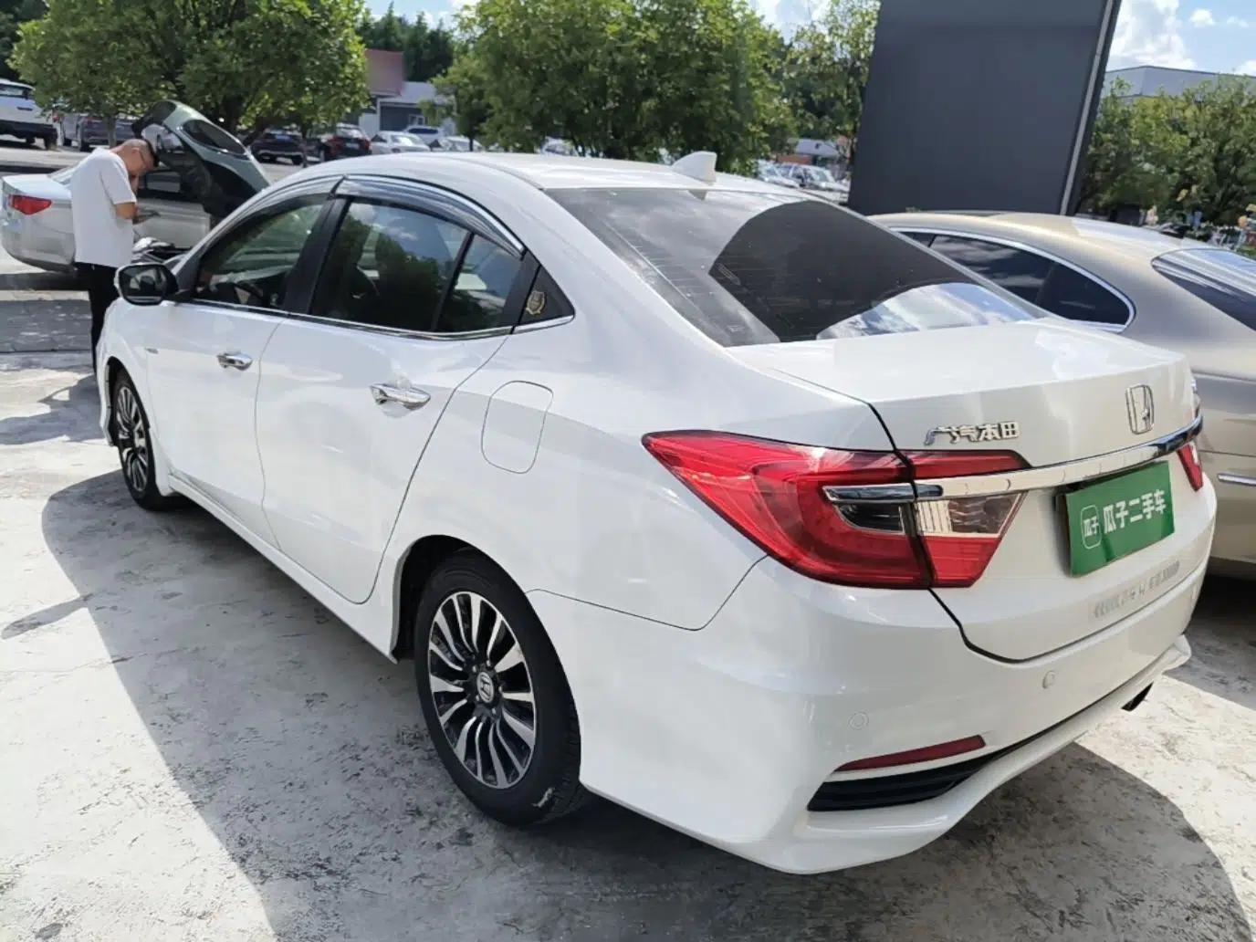 Honda Crider 2015 1.8L automatic luxury edition — миниатюра 4