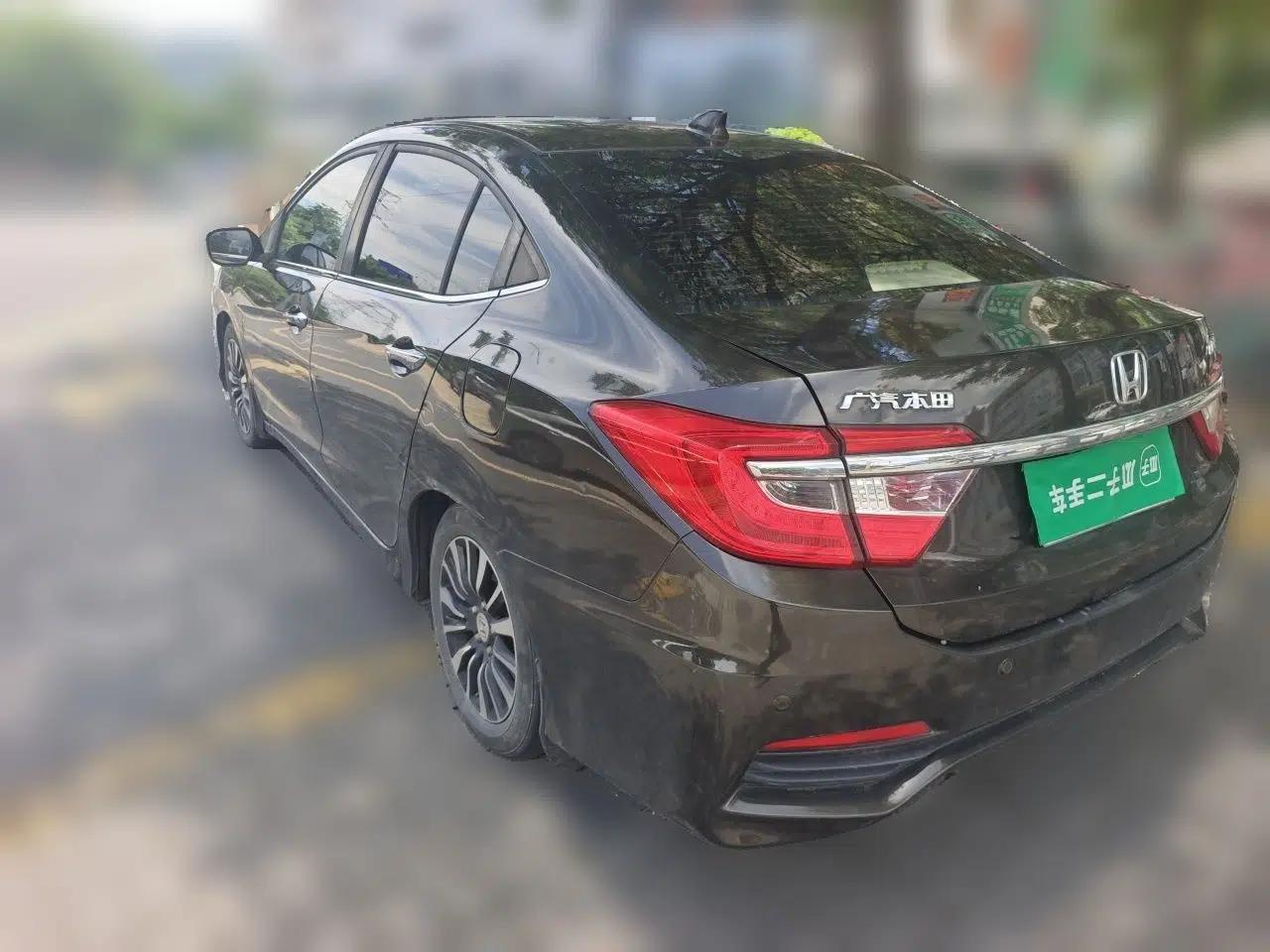 Honda Crider 2013 1.8L automatic luxury edition — миниатюра 4