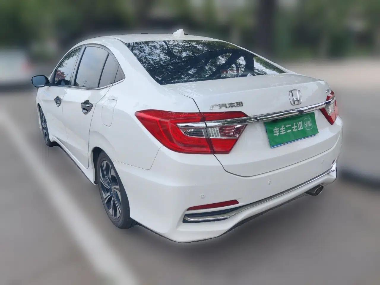 Honda Crider 2016 1.8L CVT Luxury Edition — миниатюра 4