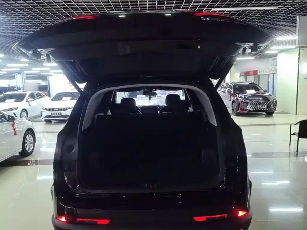 Jetour X90 PRO 2024 1.6T DCT Luxury Edition 5-seater — миниатюра 19