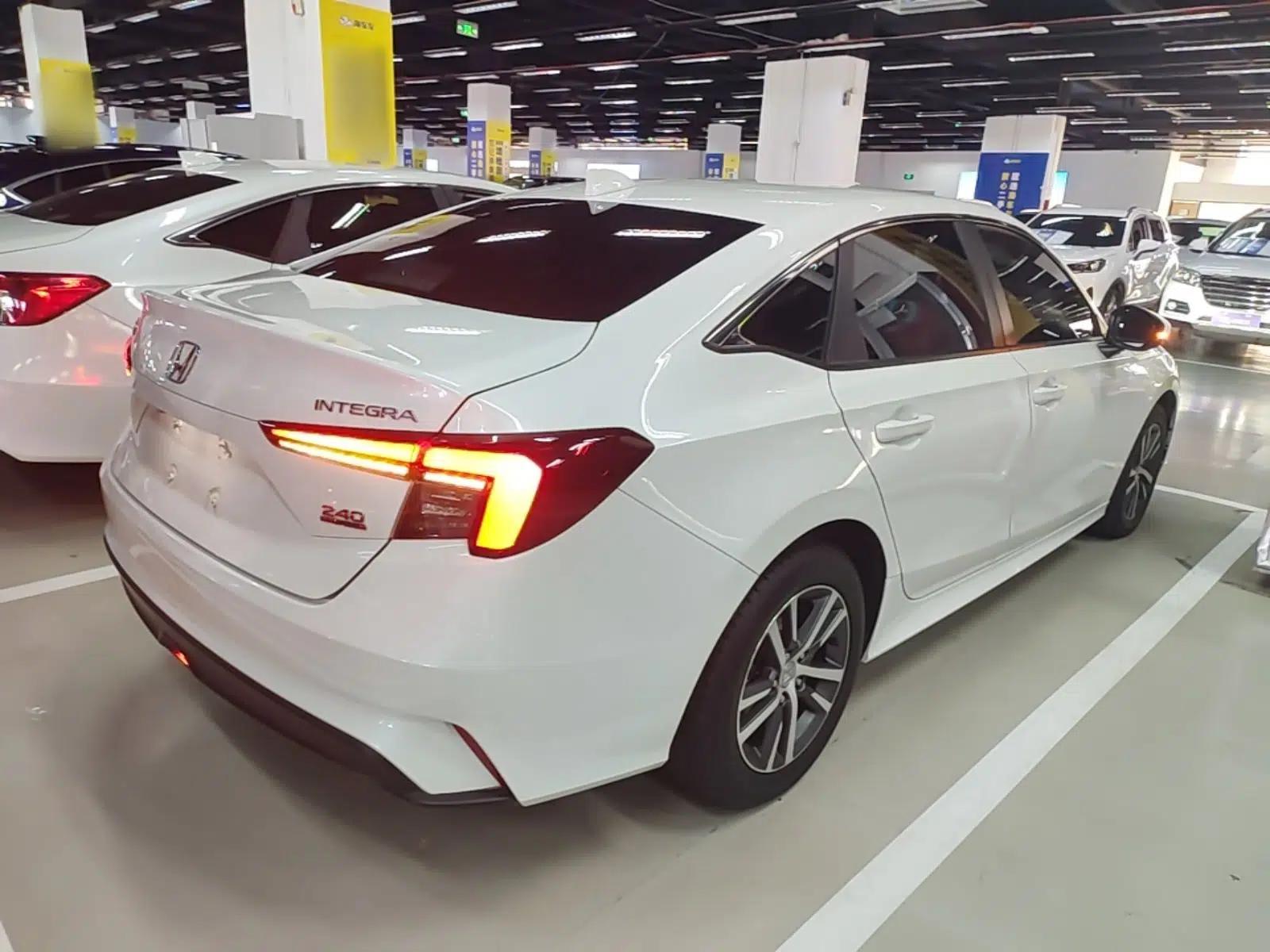 Honda Integra 2023 240TURBO CVT Leading Edition — миниатюра 6