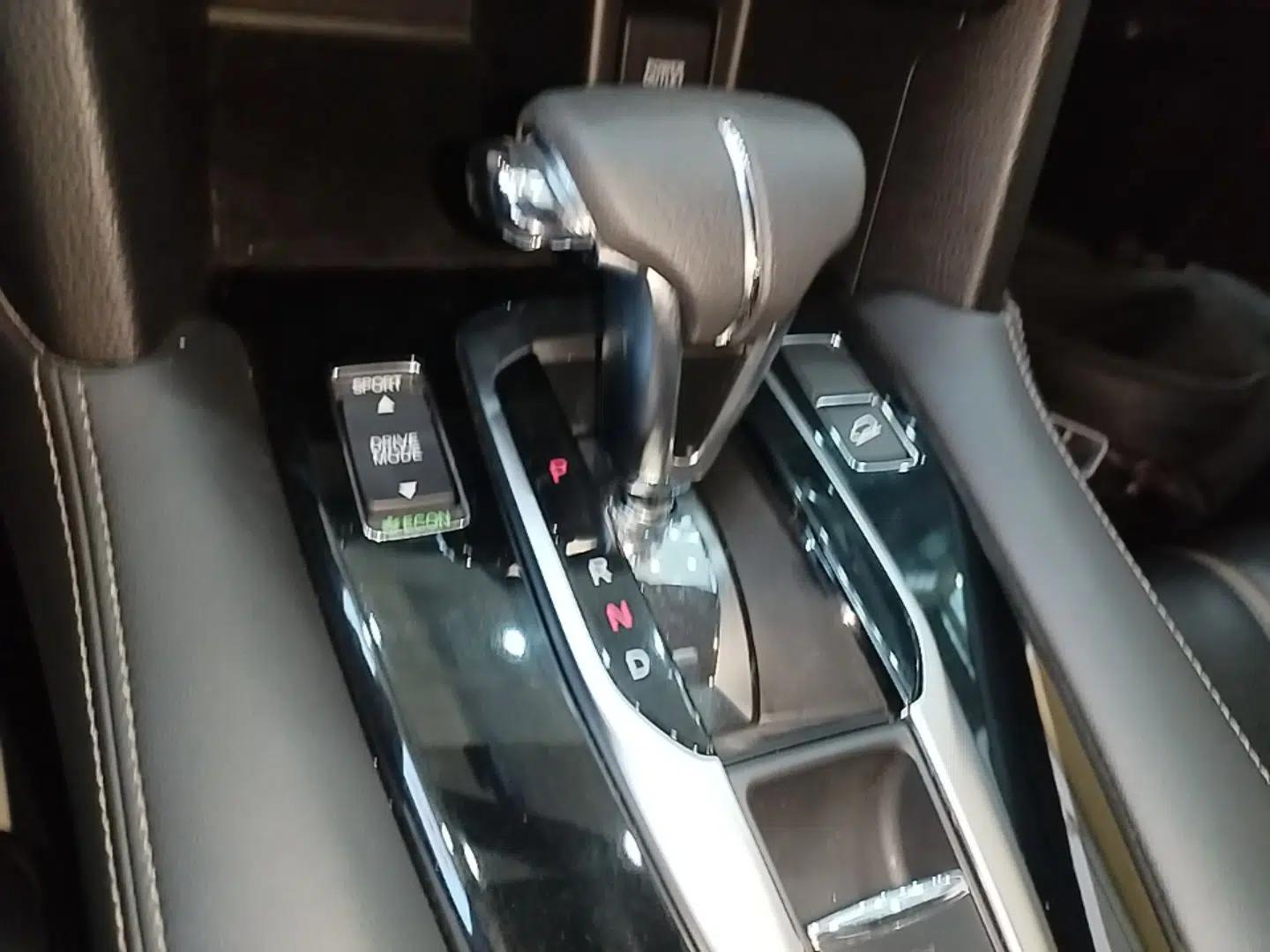 Honda UR-V 2020 240TURBO Two-Wheel Drive Zhiyue Version — миниатюра 16