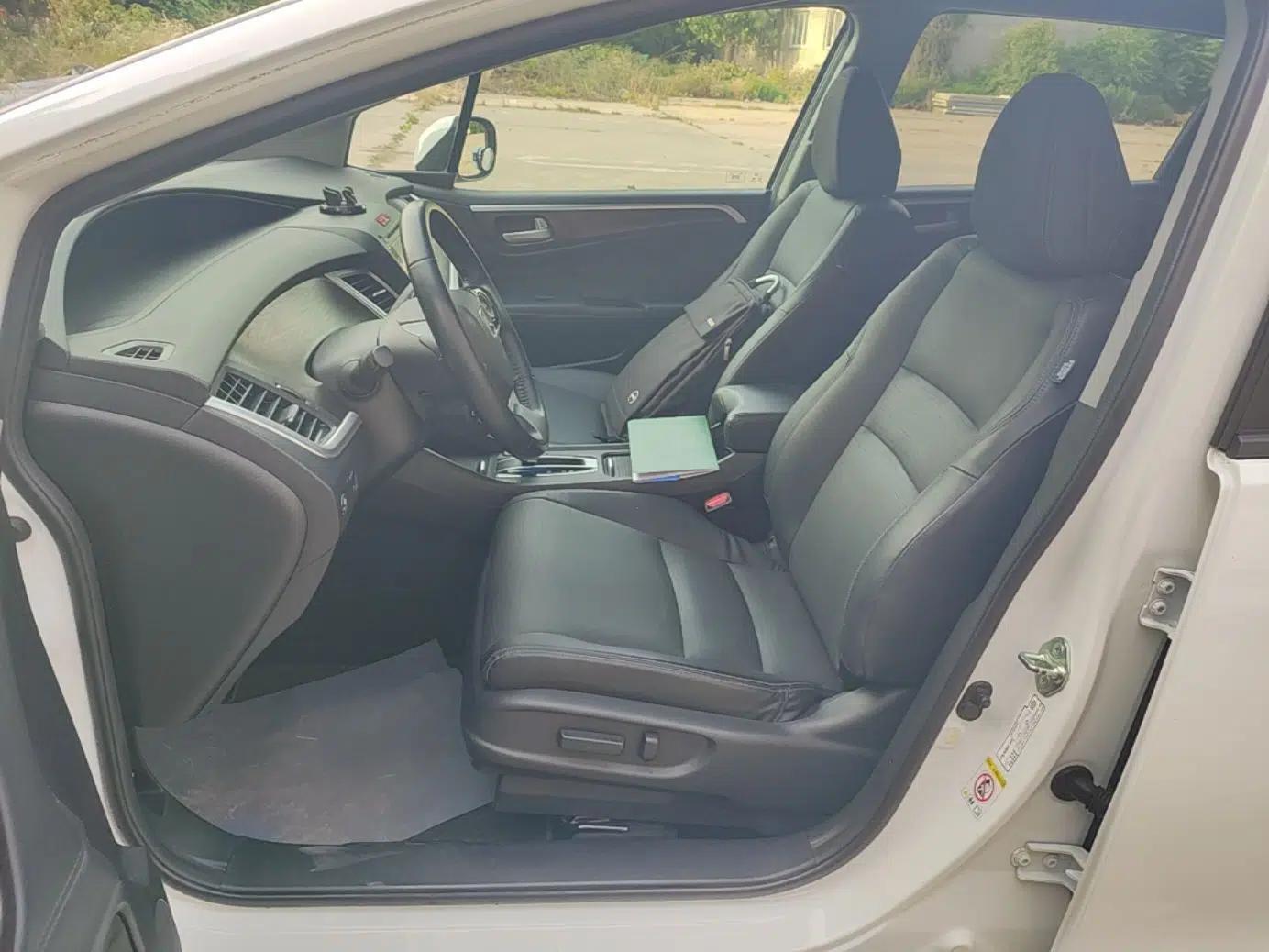 Honda Jade 2014 1.8L CVT Luxury Prestige Edition 5 Seats — миниатюра 22