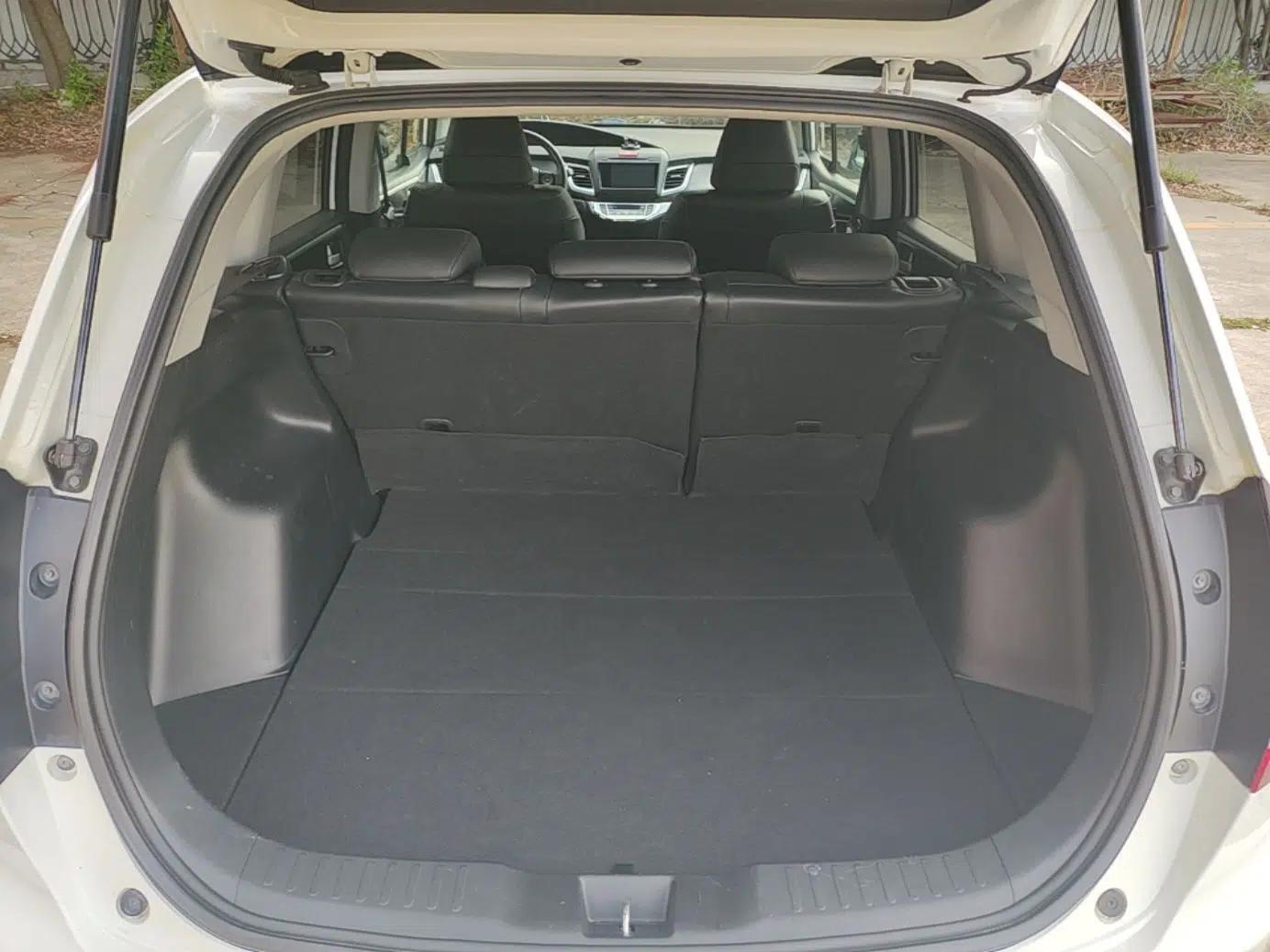 Honda Jade 2014 1.8L CVT Luxury Prestige Edition 5 Seats — миниатюра 27