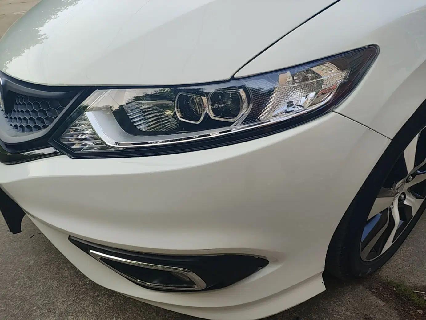 Honda Jade 2014 1.8L CVT Luxury Prestige Edition 5 Seats — миниатюра 8