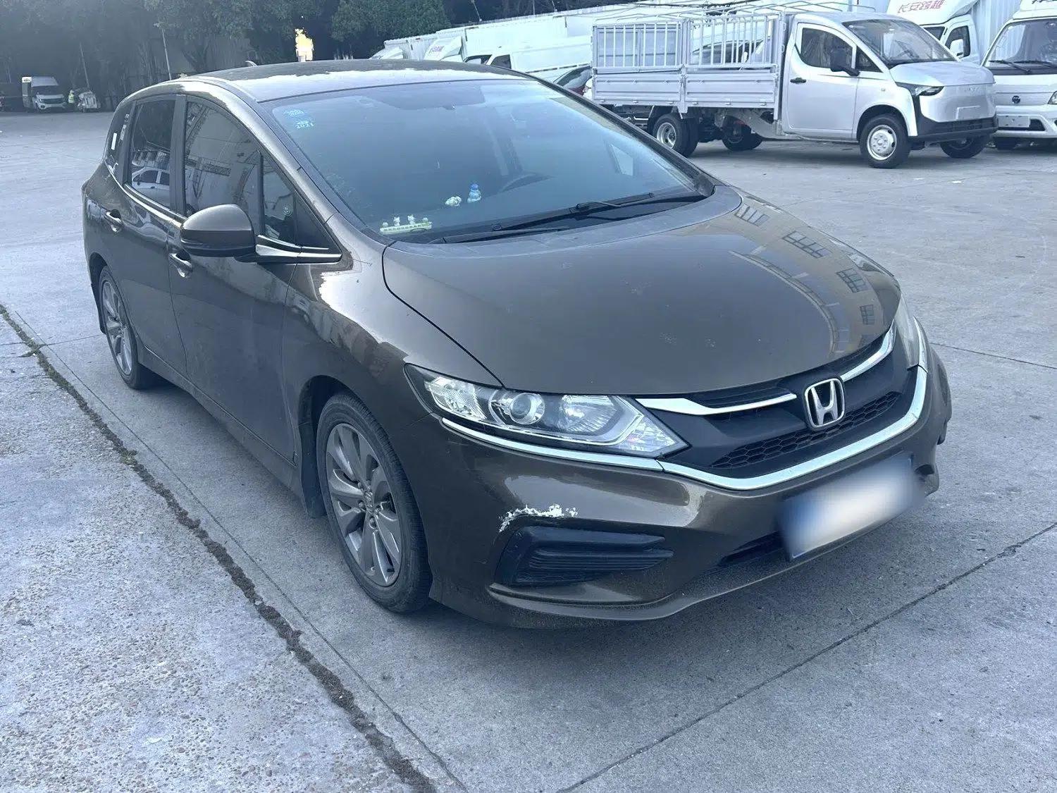Honda Jade 2017 1.8L Automatic Classic Edition 5 seats — миниатюра 14