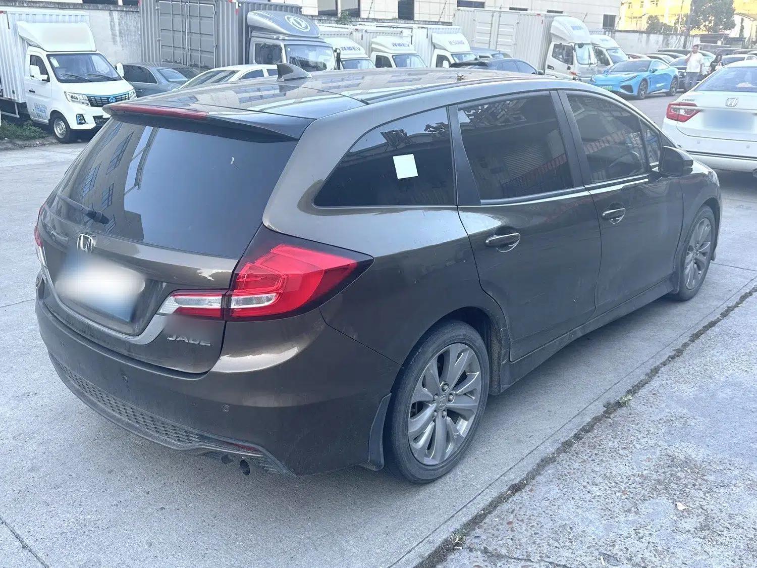 Honda Jade 2017 1.8L Automatic Classic Edition 5 seats — миниатюра 15