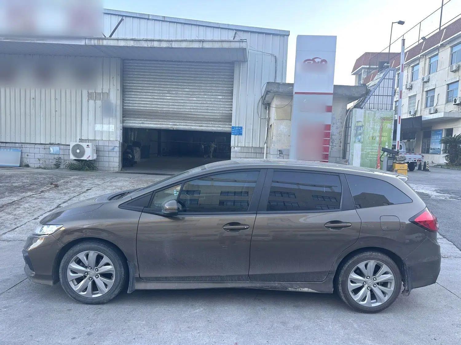 Honda Jade 2017 1.8L Automatic Classic Edition 5 seats — миниатюра 17