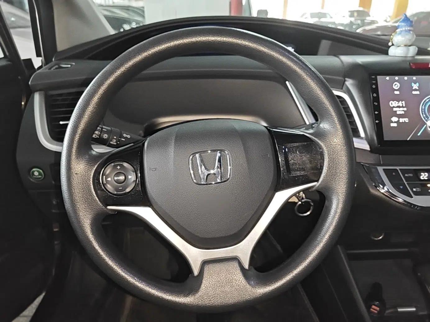 Honda Jade 2017 1.8L Automatic Classic Edition 5 seats — миниатюра 19