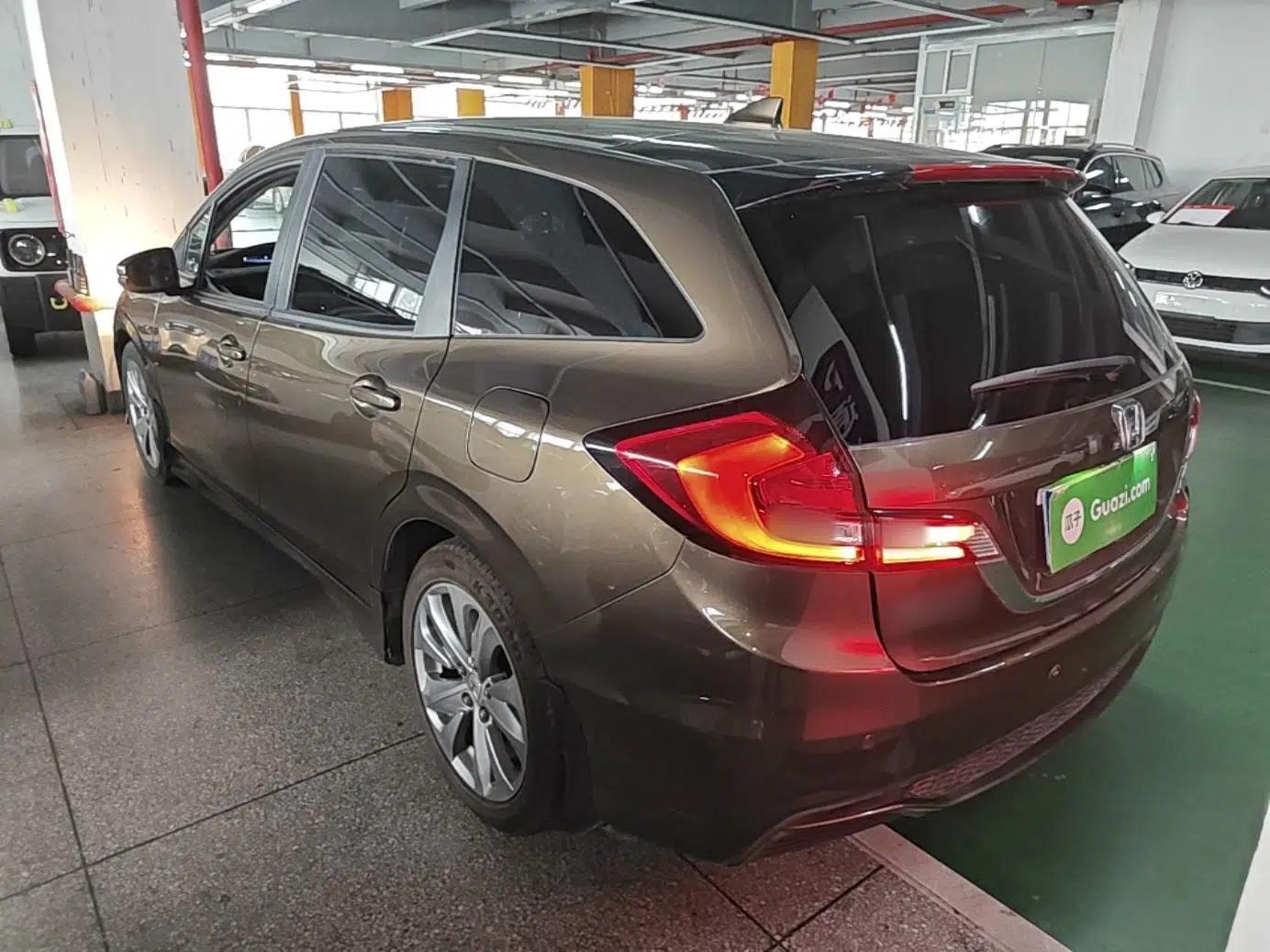 Honda Jade 2017 1.8L Automatic Classic Edition 5 seats — миниатюра 4