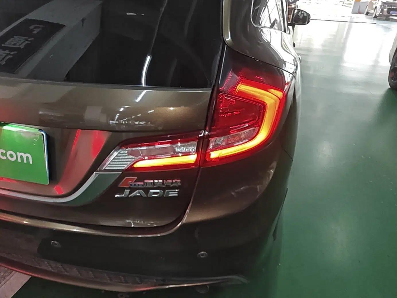 Honda Jade 2017 1.8L Automatic Classic Edition 5 seats — миниатюра 9