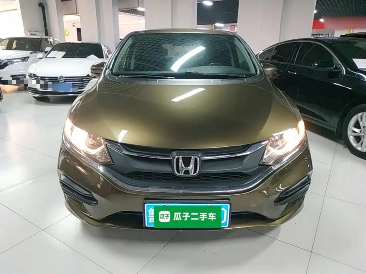 Honda Jade 2017 1.8L Automatic Classic Edition 5 seats — миниатюра 2