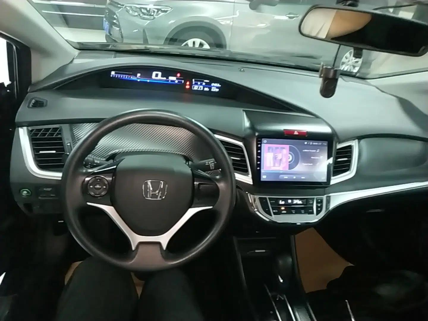 Honda Jade 2017 1.8L Automatic Classic Edition 5 seats — миниатюра 12