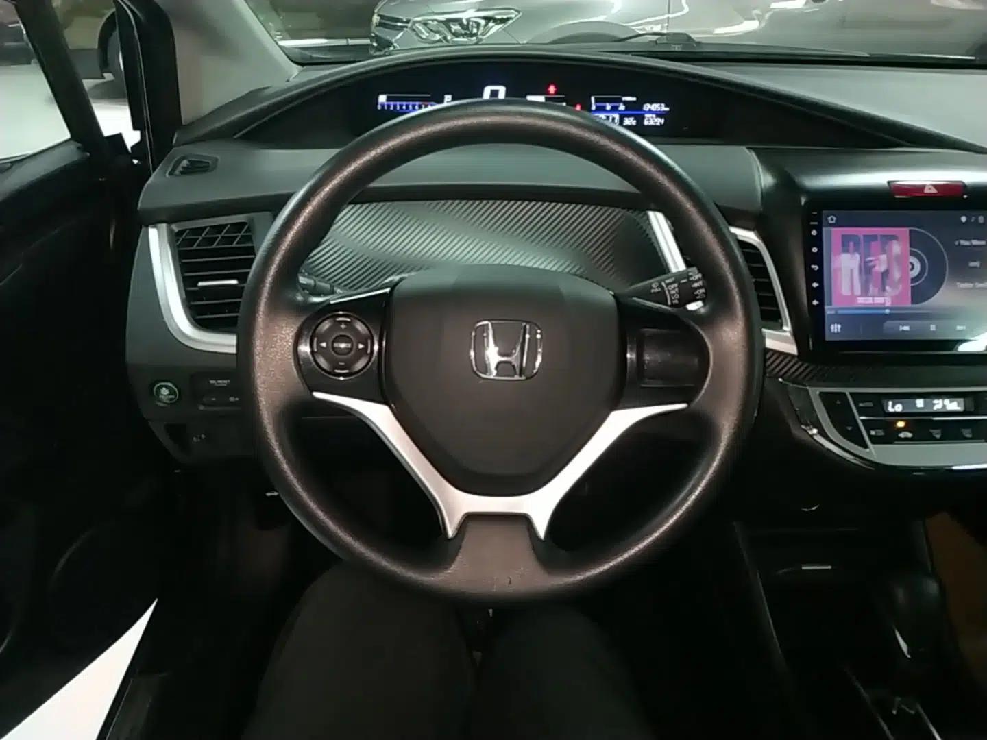 Honda Jade 2017 1.8L Automatic Classic Edition 5 seats — миниатюра 13