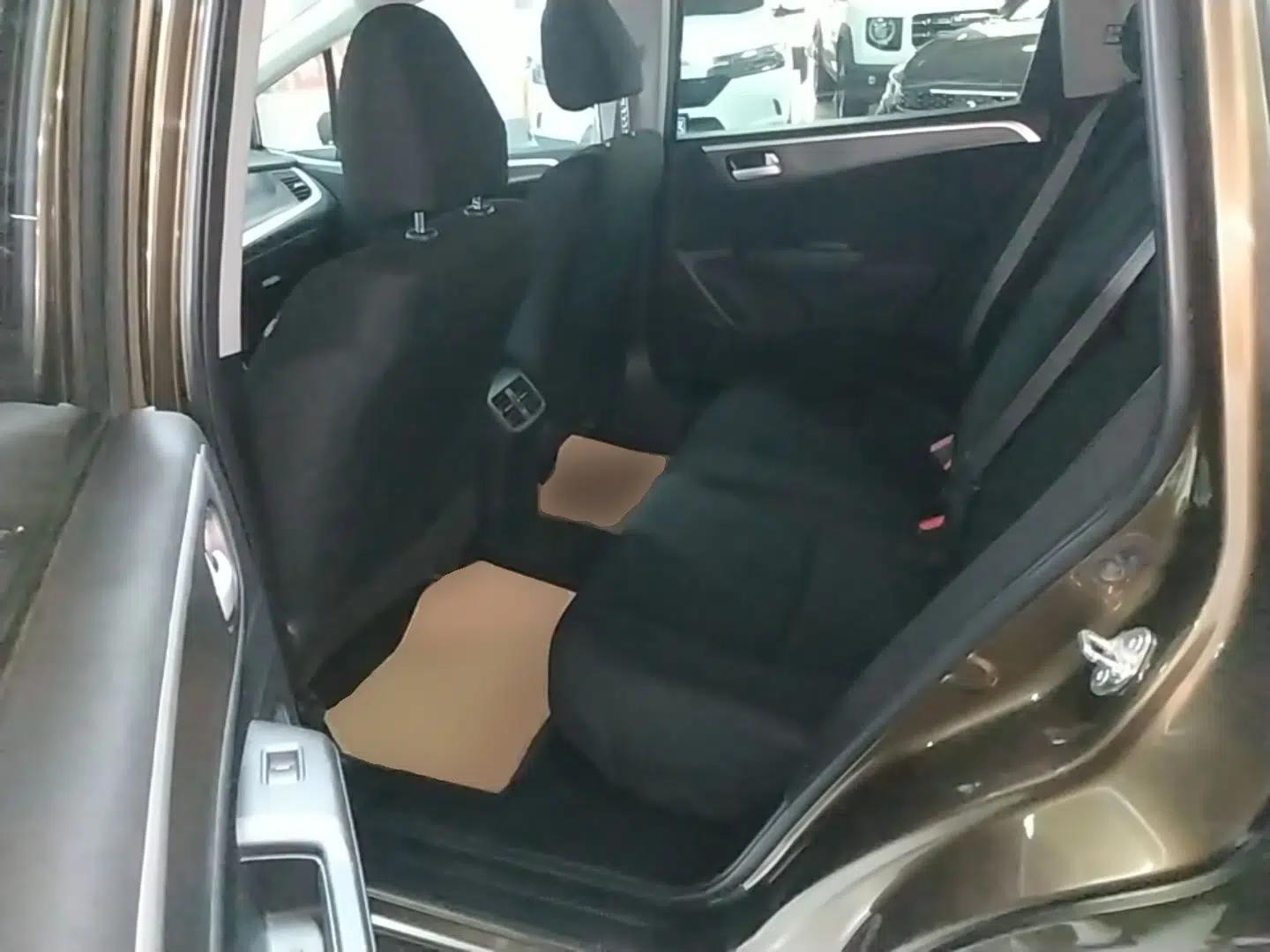 Honda Jade 2017 1.8L Automatic Classic Edition 5 seats — миниатюра 20