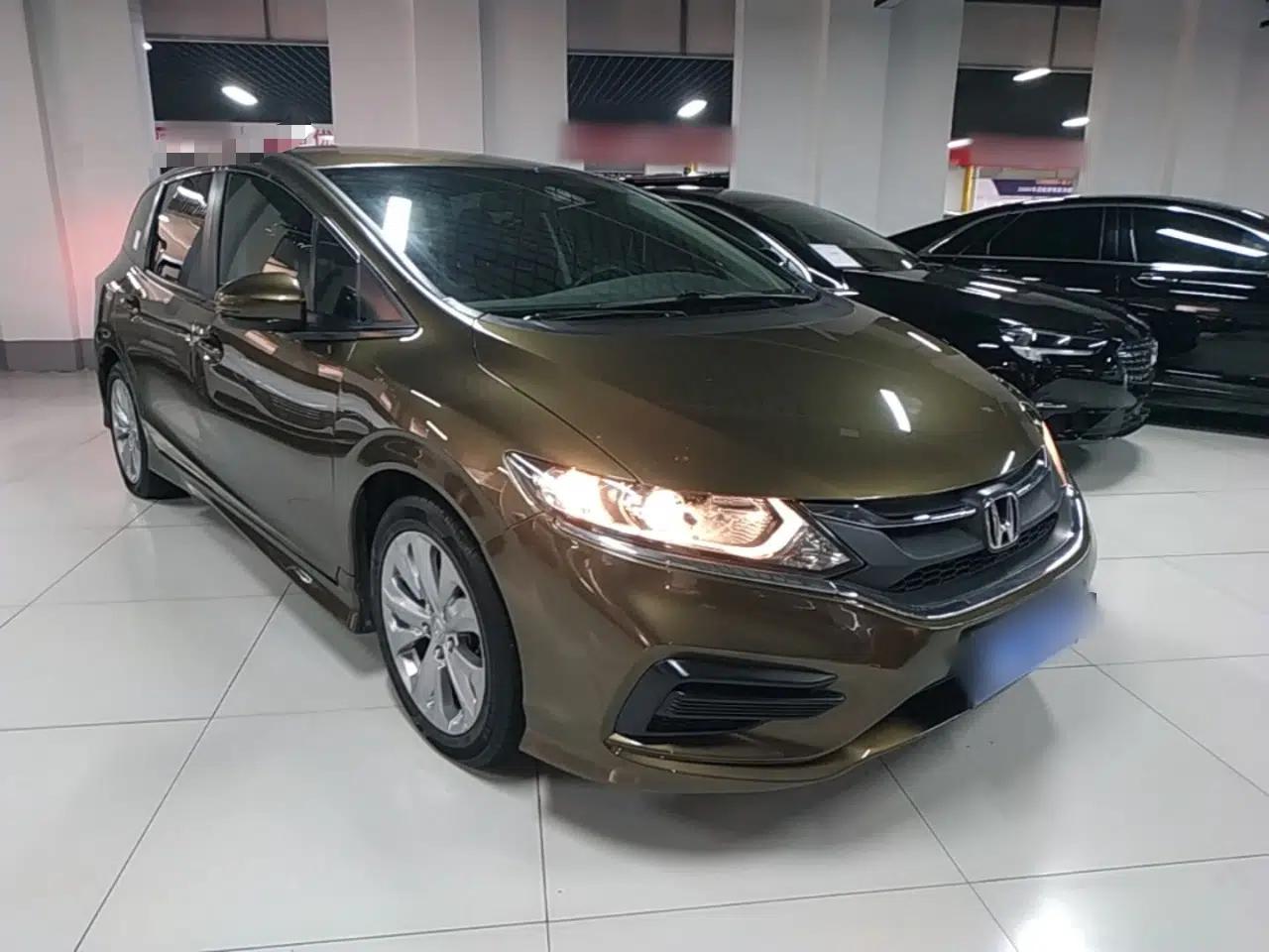 Honda Jade 2017 1.8L Automatic Classic Edition 5 seats — миниатюра 3