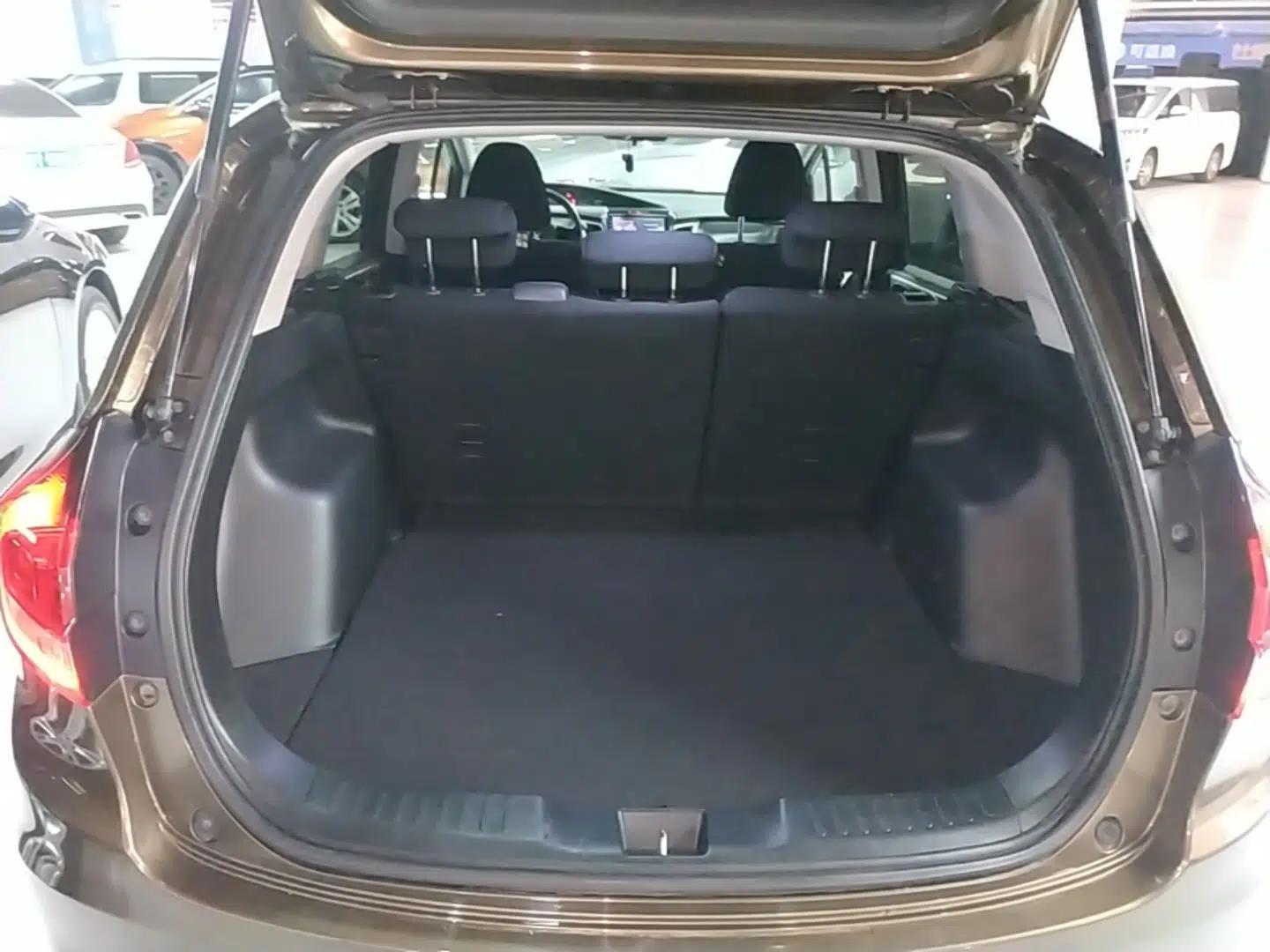 Honda Jade 2017 1.8L Automatic Classic Edition 5 seats — миниатюра 22