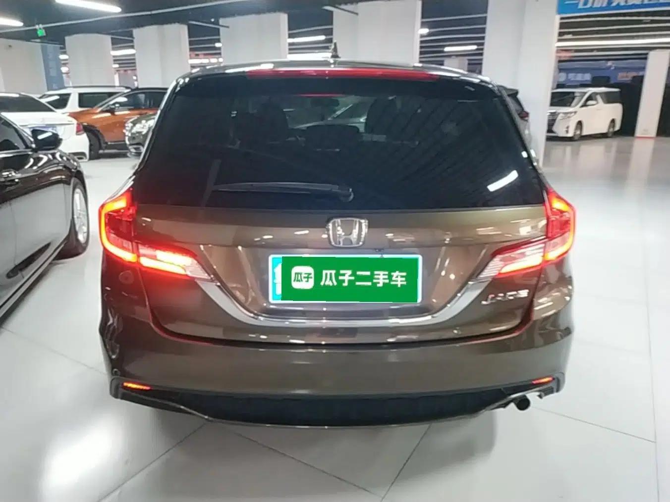 Honda Jade 2017 1.8L Automatic Classic Edition 5 seats — миниатюра 5