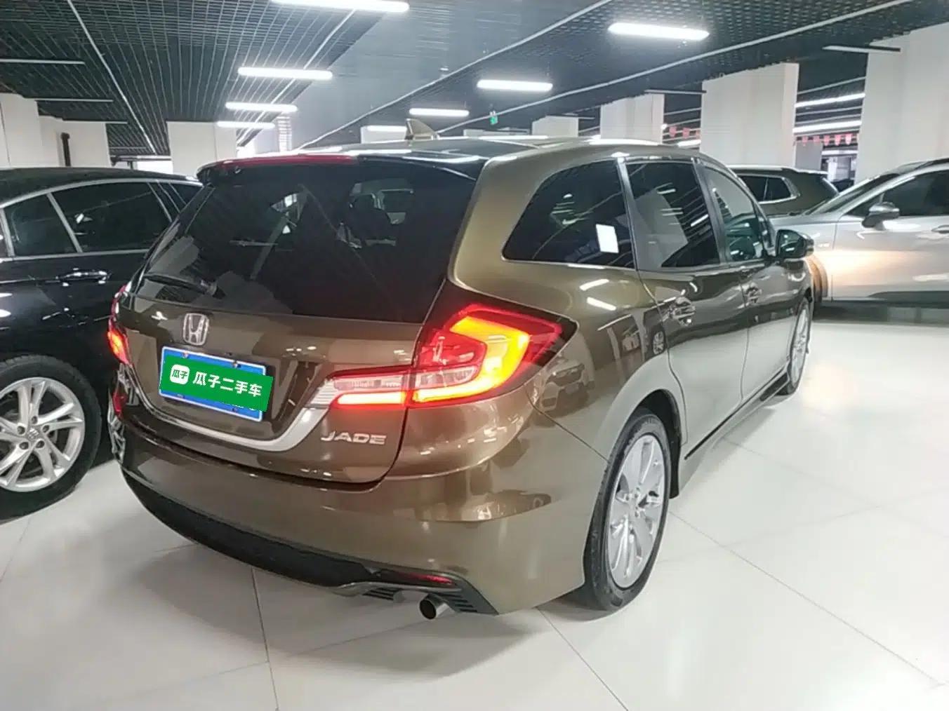 Honda Jade 2017 1.8L Automatic Classic Edition 5 seats — миниатюра 6