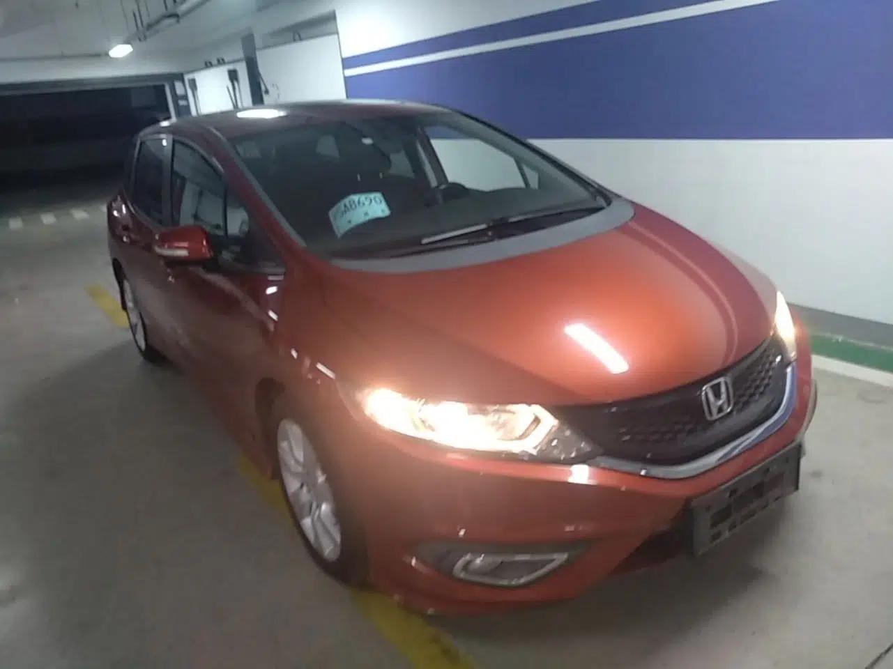 Honda Jade 2016 1.8L Automatic Comfort Elite Version 5 Seats — миниатюра 3