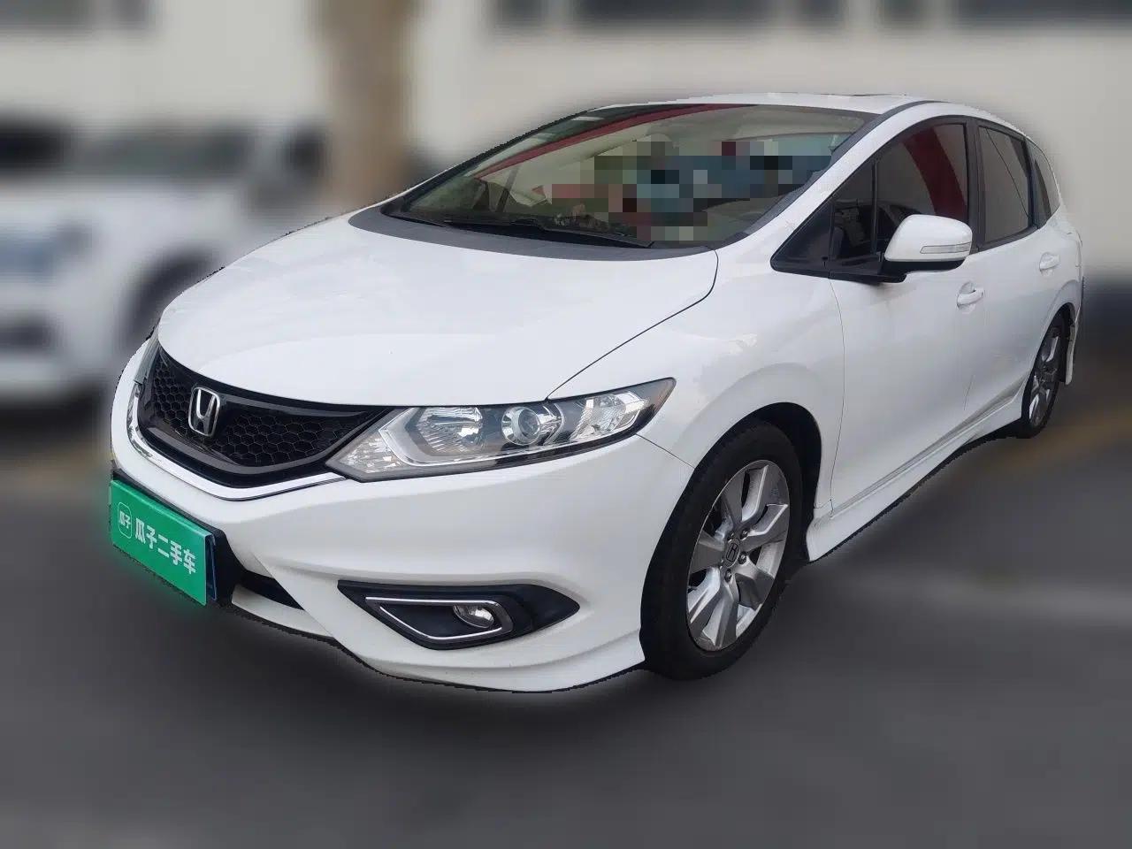 Honda Jade 2014 1.8L Automatic Comfort Elite Version 5 Seats — миниатюра 1