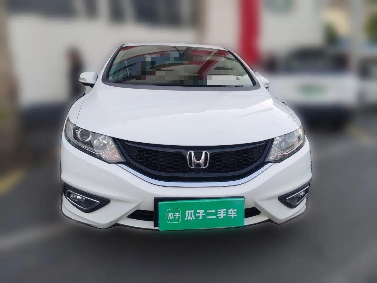 Honda Jade 2014 1.8L Automatic Comfort Elite Version 5 Seats — миниатюра 2