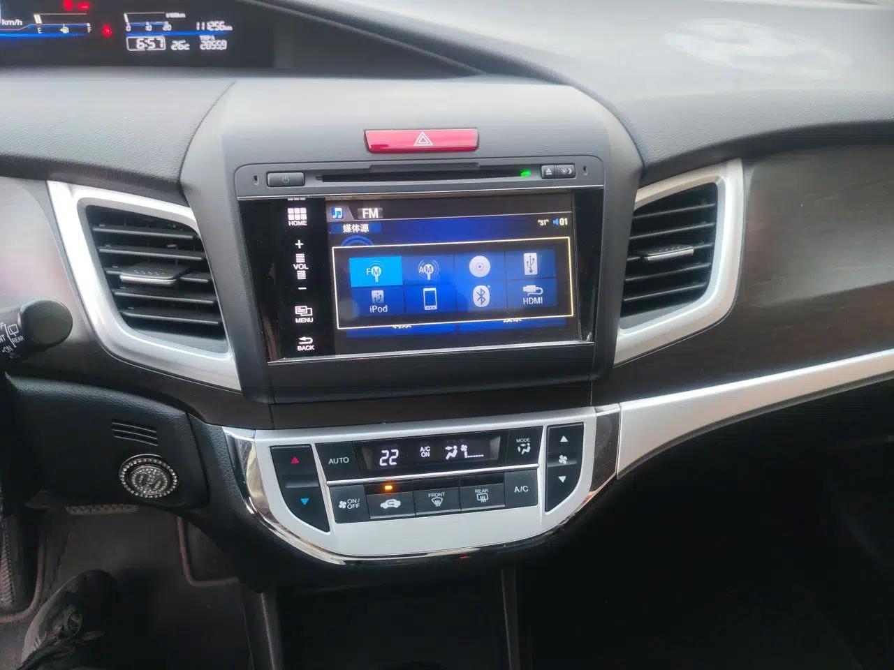 Honda Jade 2014 1.8L Automatic Comfort Elite Version 5 Seats — миниатюра 13