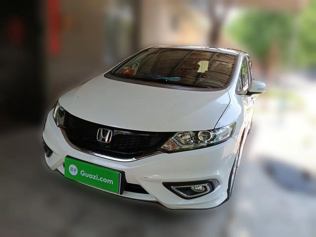 Honda Jade 2016 1.8L Automatic Comfort Elite Version 5 Seats — миниатюра 1
