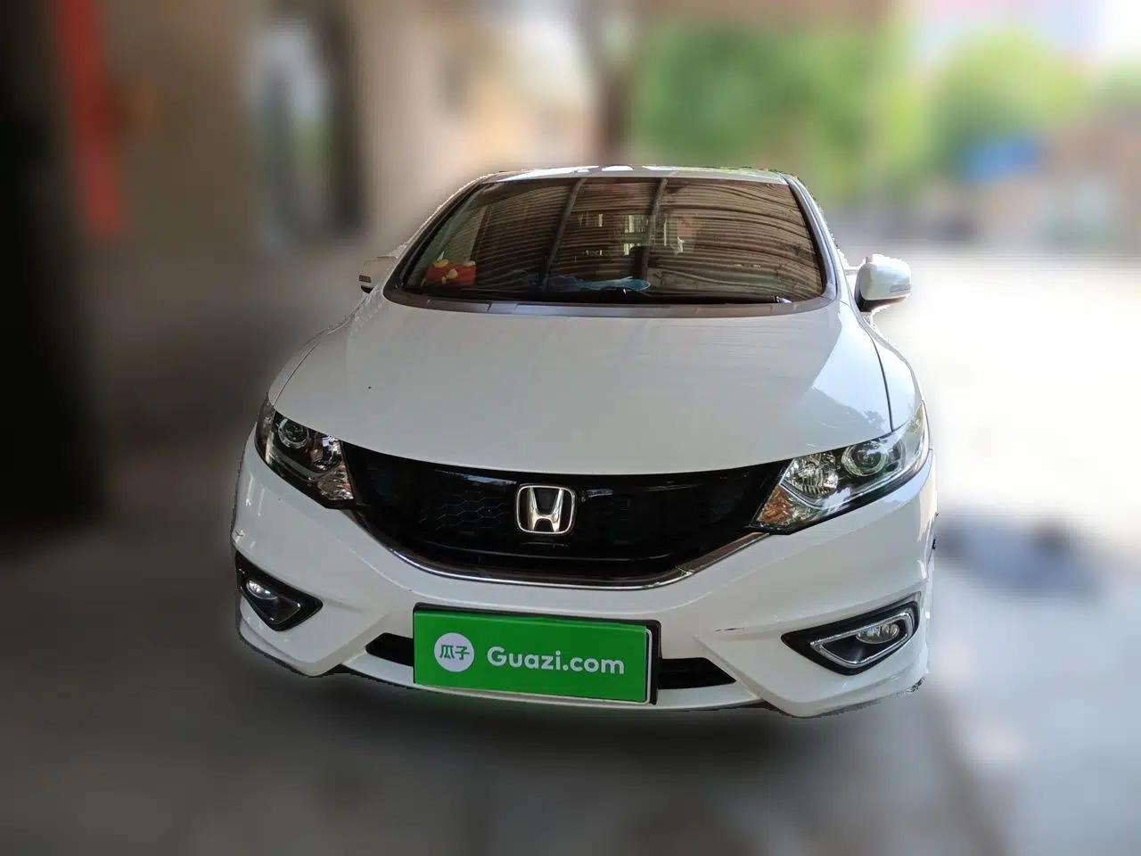 Honda Jade 2016 1.8L Automatic Comfort Elite Version 5 Seats — миниатюра 2