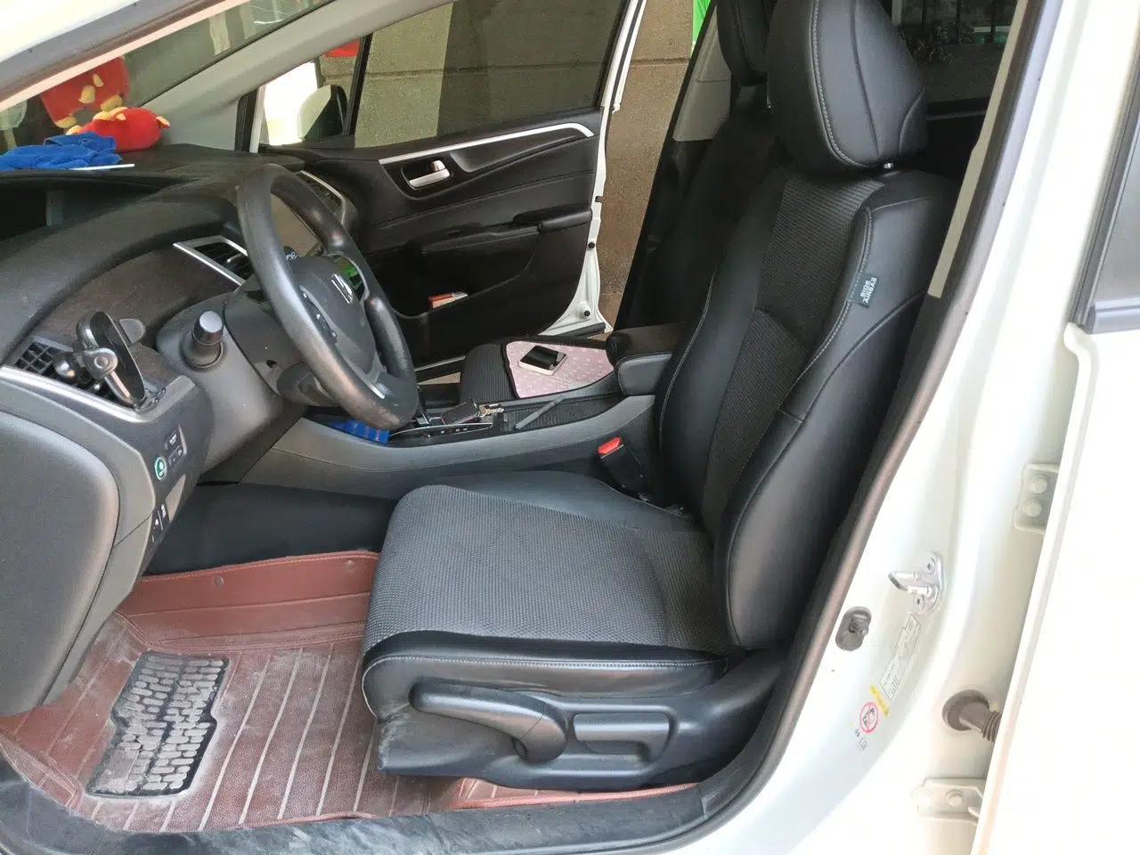 Honda Jade 2016 1.8L Automatic Comfort Elite Version 5 Seats — миниатюра 15