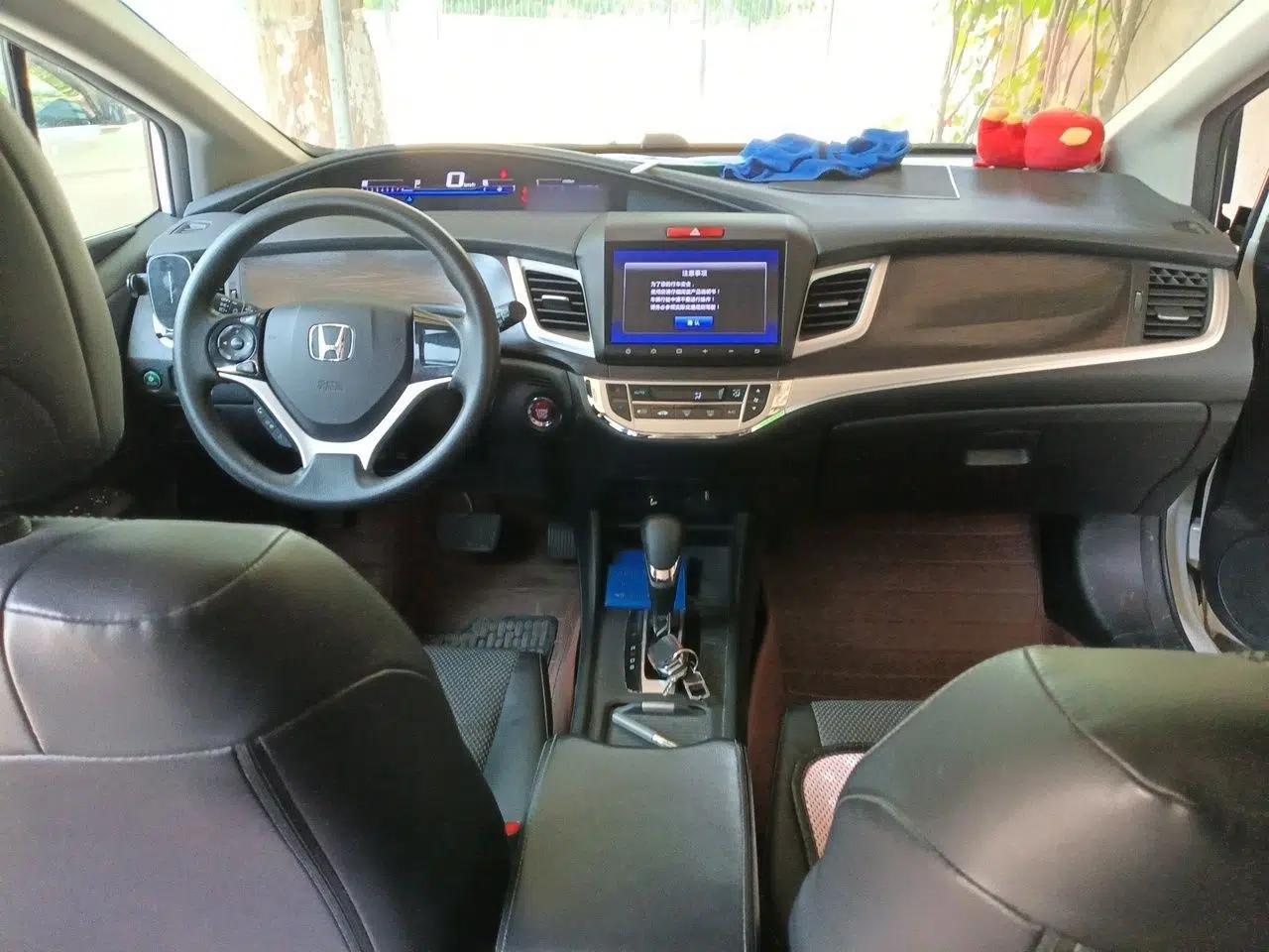 Honda Jade 2016 1.8L Automatic Comfort Elite Version 5 Seats — миниатюра 9