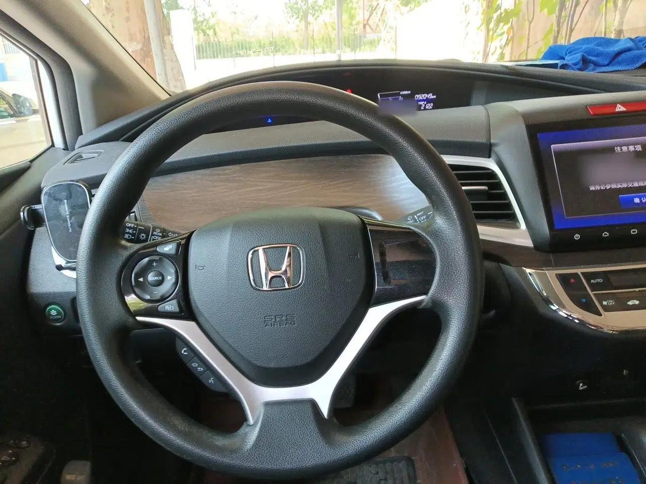 Honda Jade 2016 1.8L Automatic Comfort Elite Version 5 Seats — миниатюра 10
